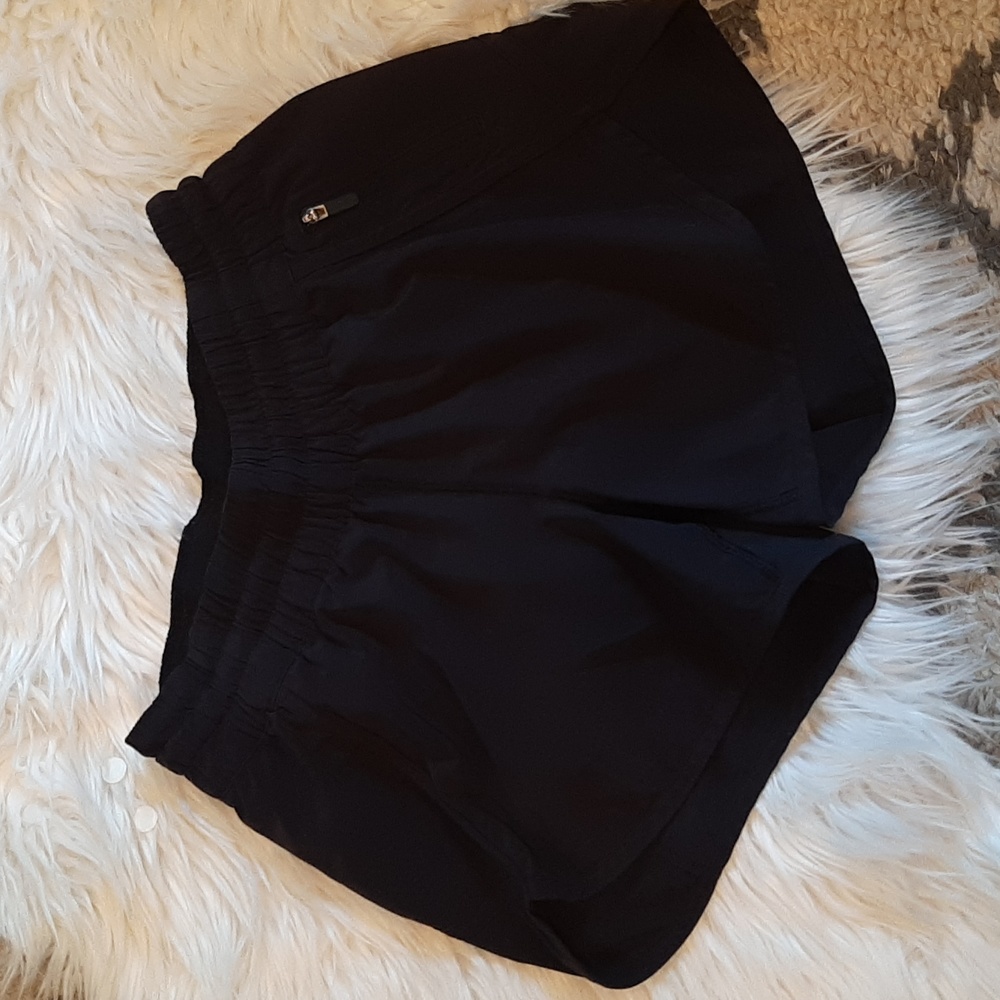 Lululemon Hotty hot shorts. Size 4